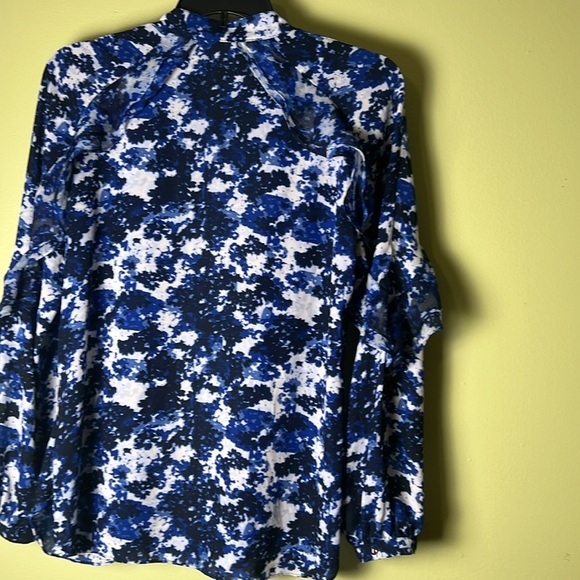 Ralph Lauren Blue and White Graphic Button Down Shirt - Picture 4 of 5